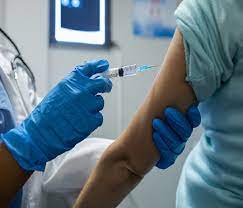 Vaccini: Oms, bene Facebook e Instagram contro la disinformazione